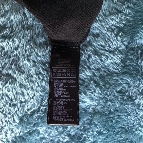 Dress - Picture 8 of 9